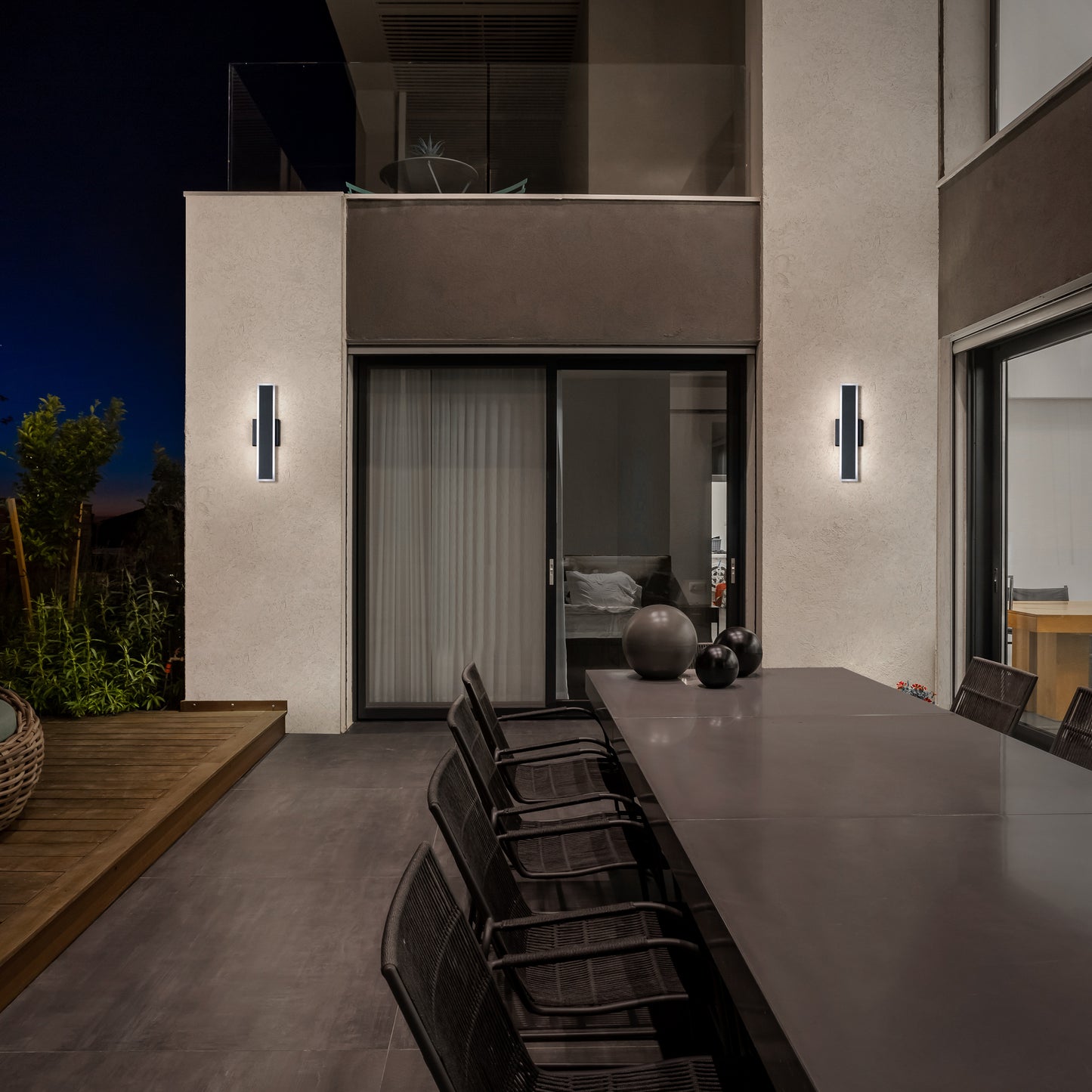 18" Bastone Outdoor Wall Sconce 4CCT