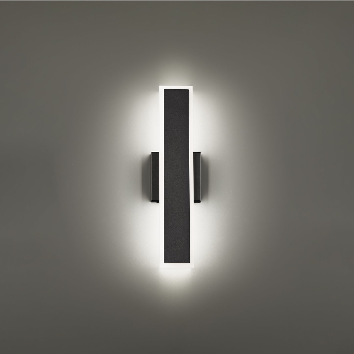 18" Bastone Outdoor Wall Sconce 4CCT
